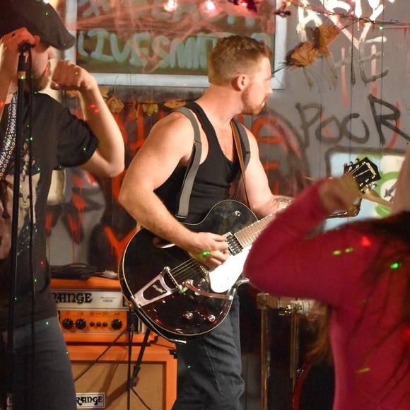 Meet your Posher, Andrew - Picture 1 of 1